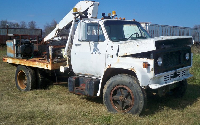 image for item 5199 1983 Chevrolet C6000 truck