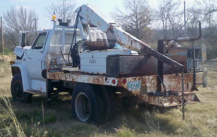 image for item 5199 1983 Chevrolet C6000 truck