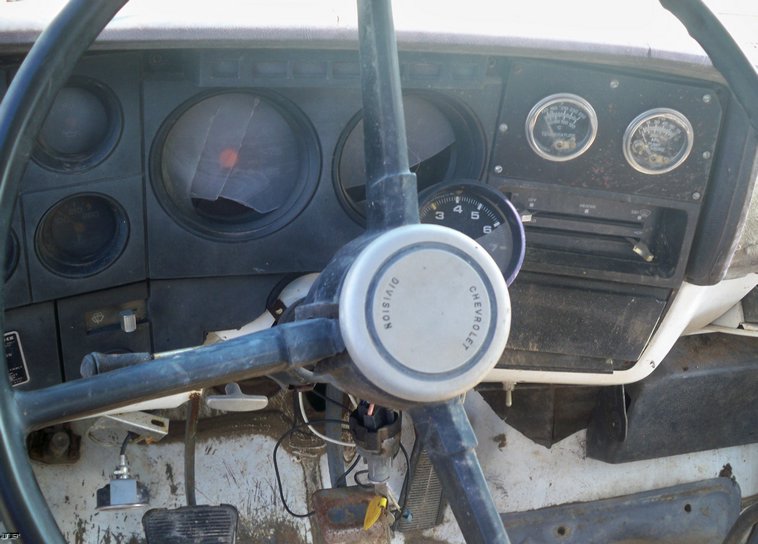 image for item 5199 1983 Chevrolet C6000 truck