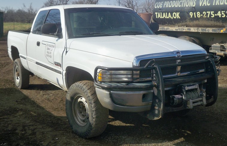 image for item 5200 1998 Dodge Ram 2500 extended cab pickup