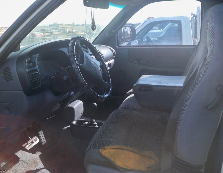 image for item 5200 1998 Dodge Ram 2500 extended cab pickup