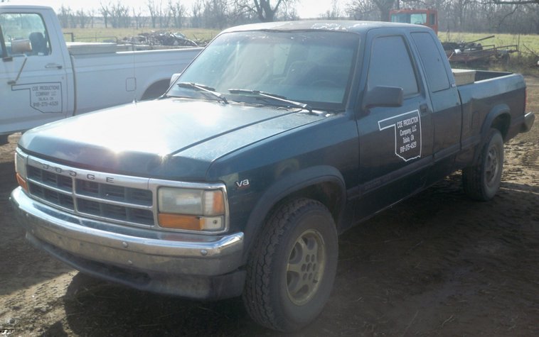 image for item 5203 1996 Dodge Dakota extended cab pickup