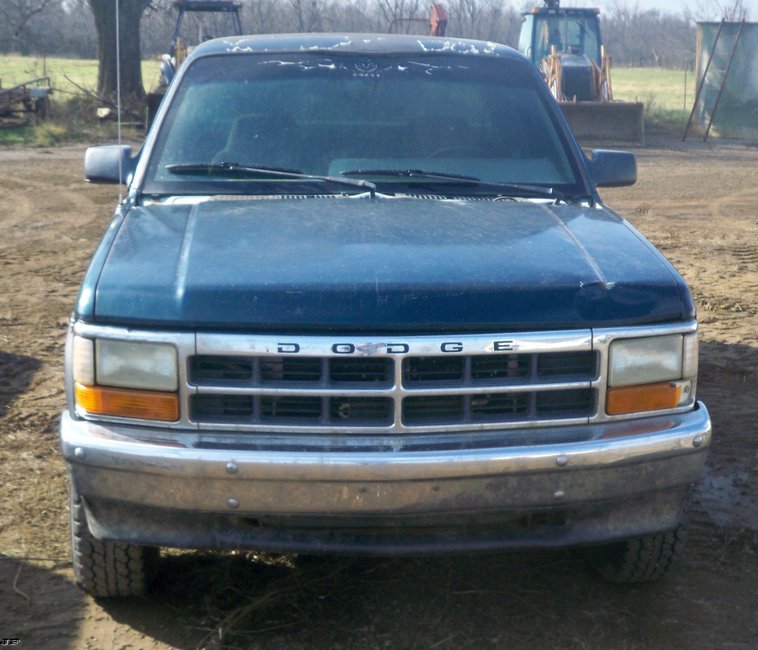 image for item 5203 1996 Dodge Dakota extended cab pickup