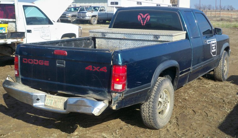 image for item 5203 1996 Dodge Dakota extended cab pickup