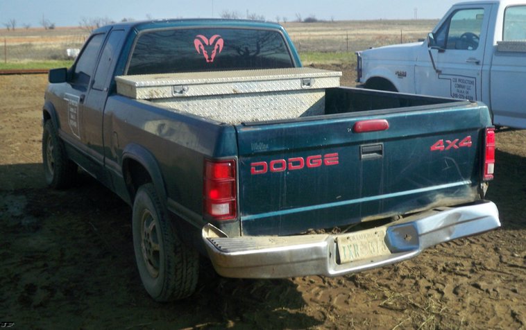 image for item 5203 1996 Dodge Dakota extended cab pickup