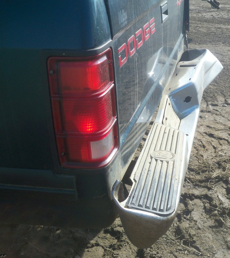 image for item 5203 1996 Dodge Dakota extended cab pickup