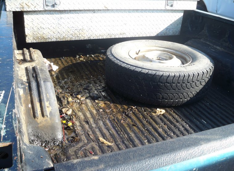 image for item 5203 1996 Dodge Dakota extended cab pickup