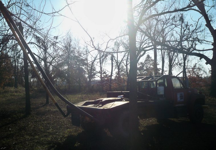 image for item 5207 1980 Ford winch truck