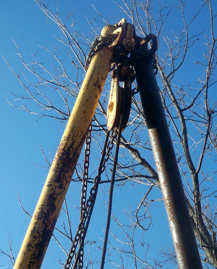 image for item 5207 1980 Ford winch truck