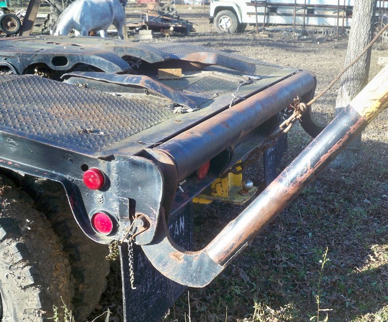 image for item 5207 1980 Ford winch truck