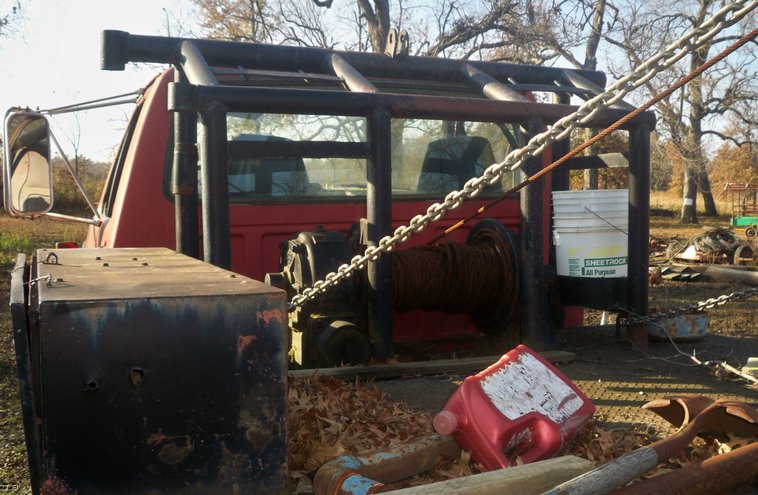 image for item 5207 1980 Ford winch truck