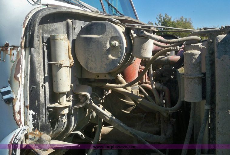 image for item 7541 1983 International F2277-148  dump truck with 12' steel dump bed