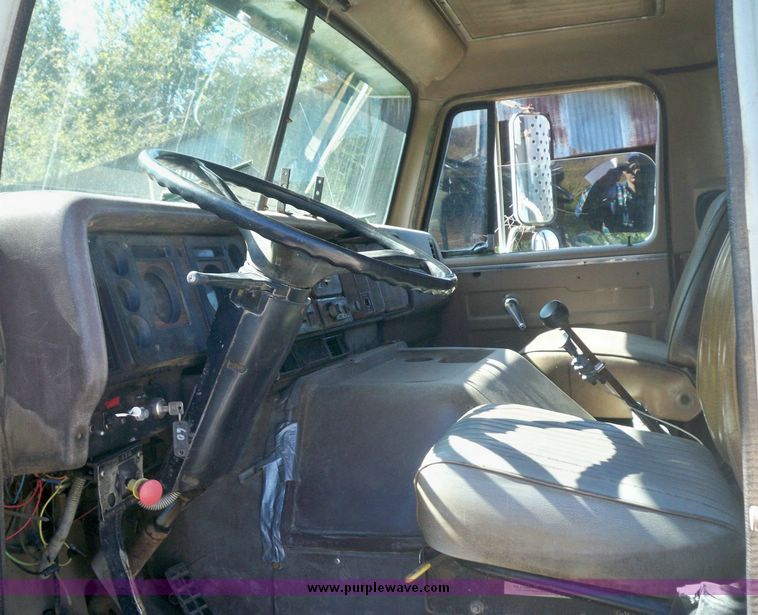 image for item 7541 1983 International F2277-148  dump truck with 12' steel dump bed