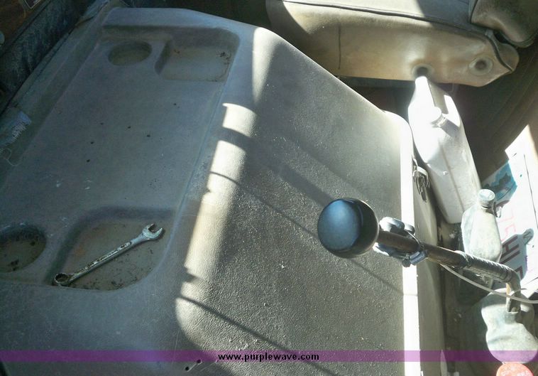 image for item 7541 1983 International F2277-148  dump truck with 12' steel dump bed