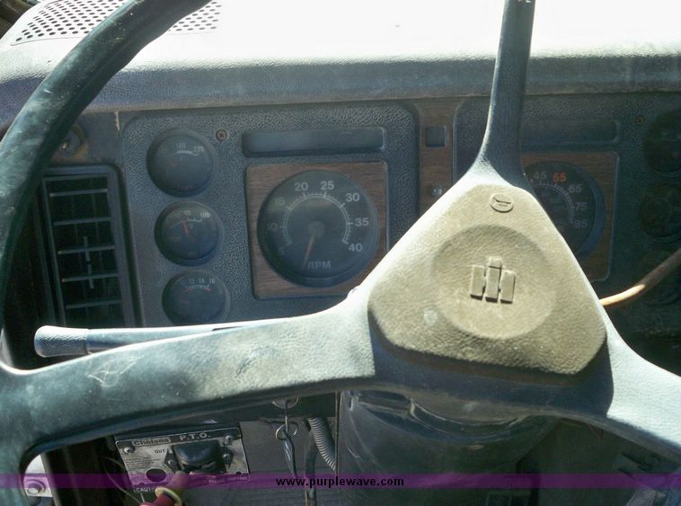 image for item 7541 1983 International F2277-148  dump truck with 12' steel dump bed