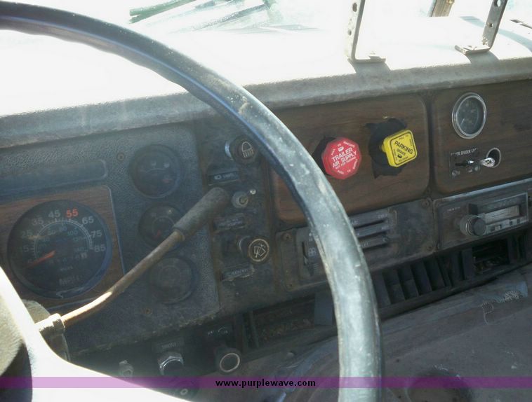 image for item 7541 1983 International F2277-148  dump truck with 12' steel dump bed