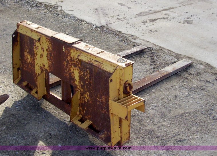 image for item 4108 Pallet fork skid steer attachment