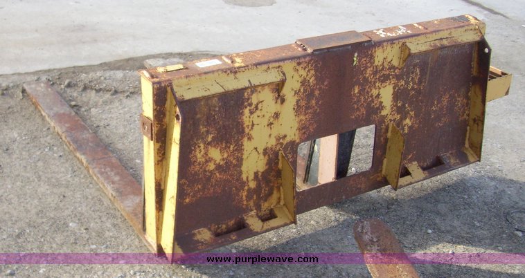 image for item 4108 Pallet fork skid steer attachment