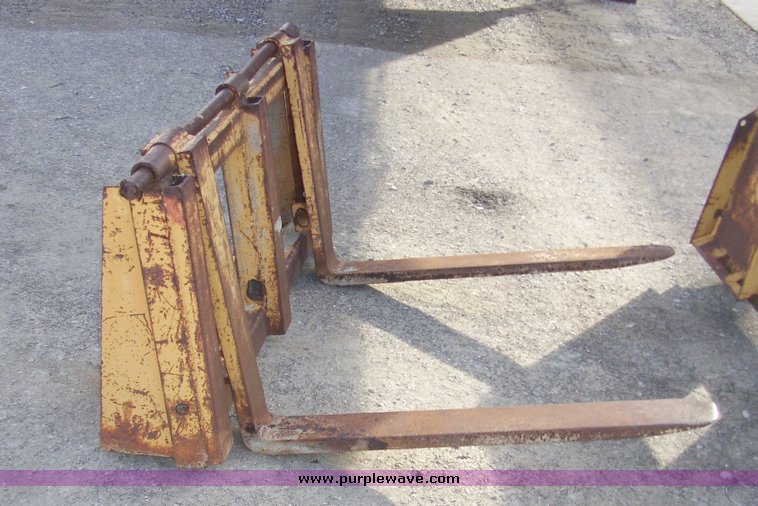 image for item 4109 Pallet fork skid steer attachment