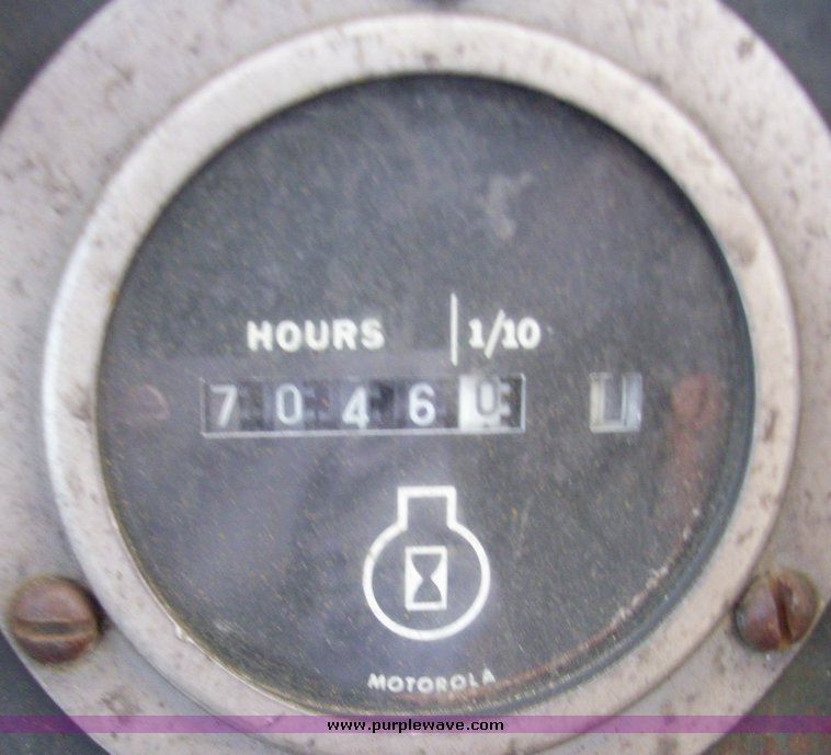 image for item 4114 1978 John Deere 755 crawler loader