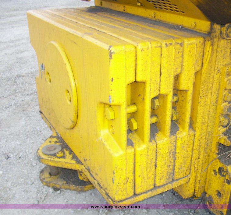 image for item 4114 1978 John Deere 755 crawler loader