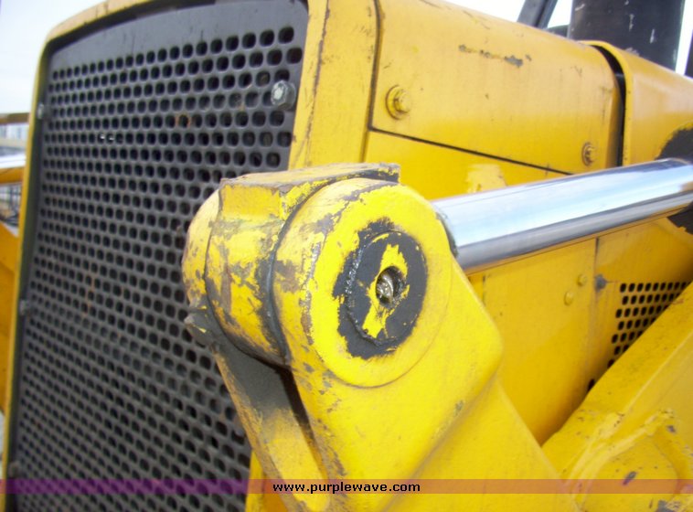 image for item 4114 1978 John Deere 755 crawler loader