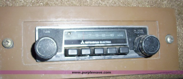 image for item 4120 1994 Caterpillar 953 crawler loader