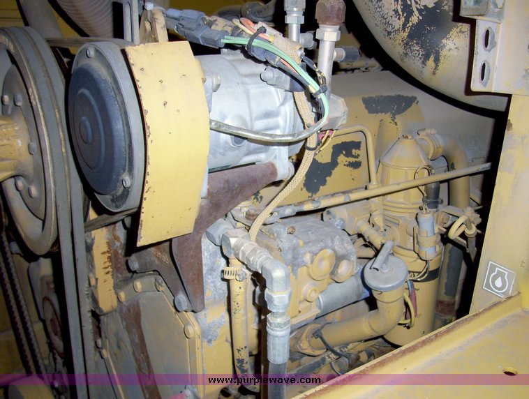 image for item 4120 1994 Caterpillar 953 crawler loader