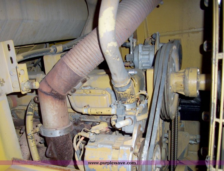 image for item 4120 1994 Caterpillar 953 crawler loader