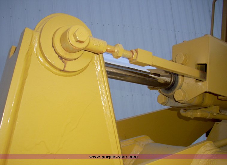 image for item 4120 1994 Caterpillar 953 crawler loader