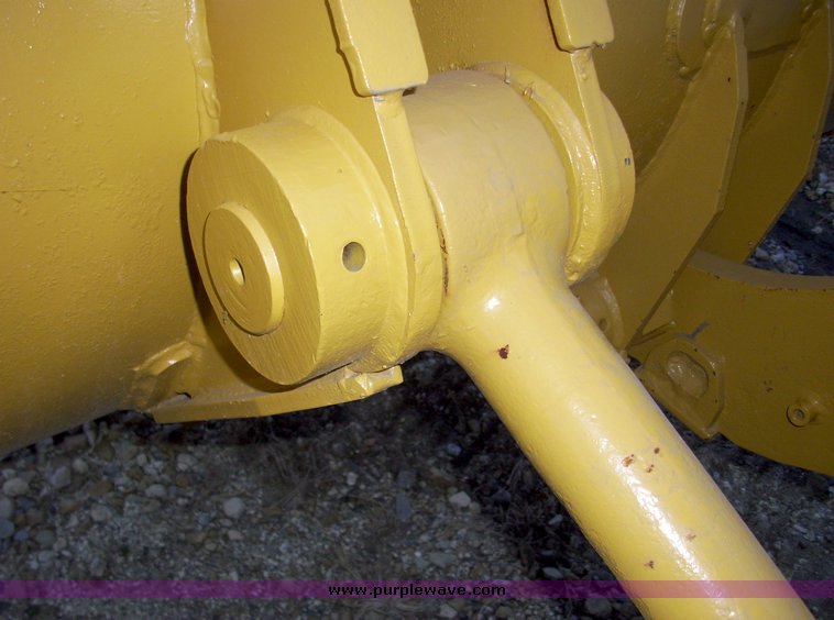 image for item 4120 1994 Caterpillar 953 crawler loader