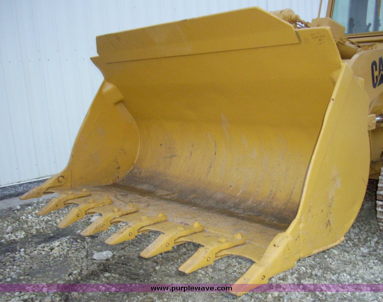 image for item 4120 1994 Caterpillar 953 crawler loader