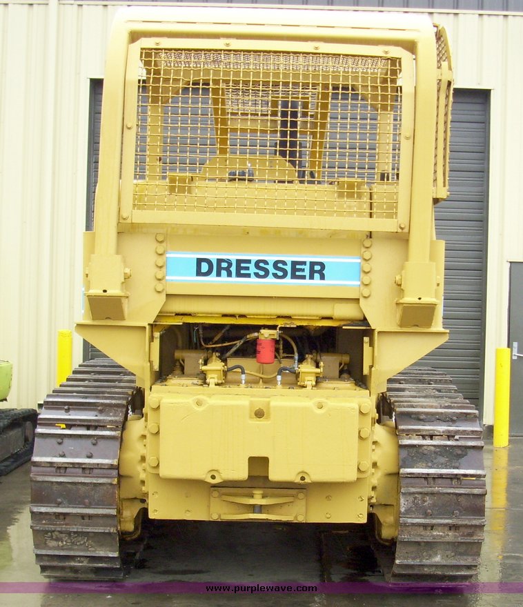 image for item 5000 1988 International Dresser 250E crawler loader