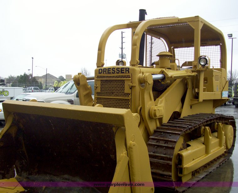 image for item 5000 1988 International Dresser 250E crawler loader