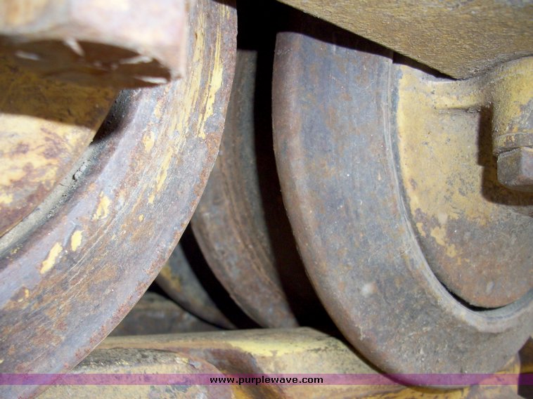 image for item 5000 1988 International Dresser 250E crawler loader