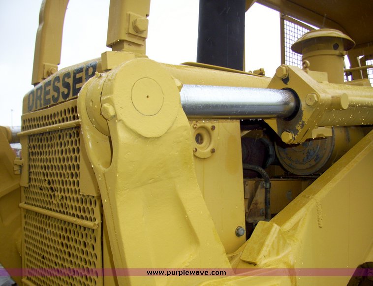 image for item 5000 1988 International Dresser 250E crawler loader