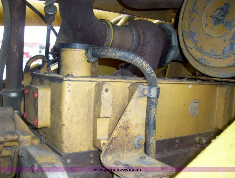 image for item 5000 1988 International Dresser 250E crawler loader