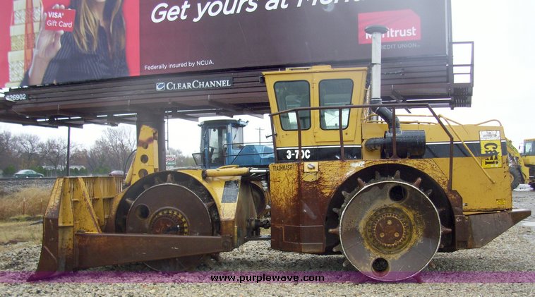 image for item 5001 1996 CMI 3-70C landfill compactor