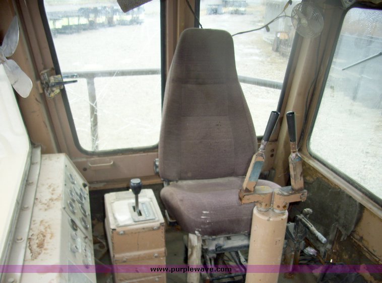 image for item 5001 1996 CMI 3-70C landfill compactor