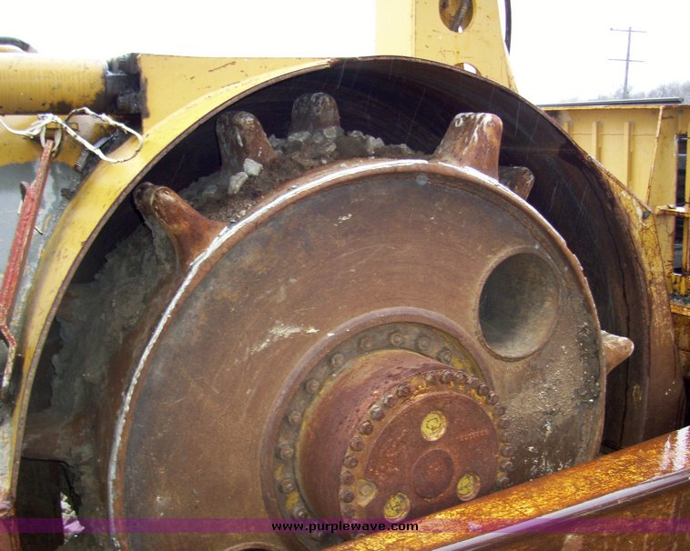 image for item 5001 1996 CMI 3-70C landfill compactor