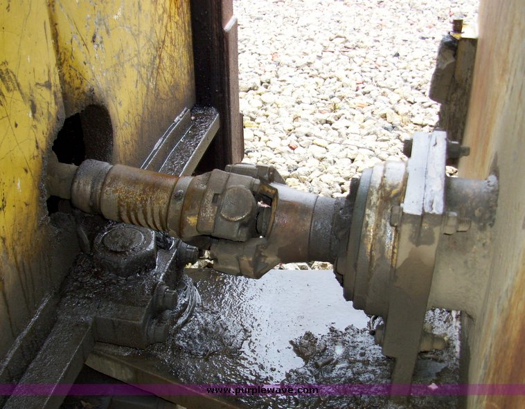 image for item 5001 1996 CMI 3-70C landfill compactor