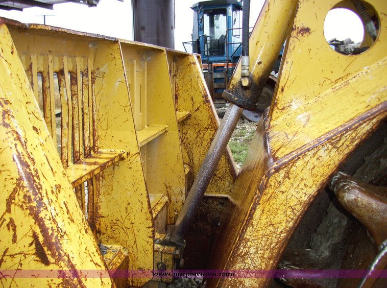image for item 5001 1996 CMI 3-70C landfill compactor