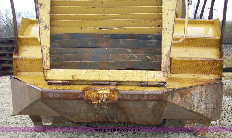 image for item 5001 1996 CMI 3-70C landfill compactor