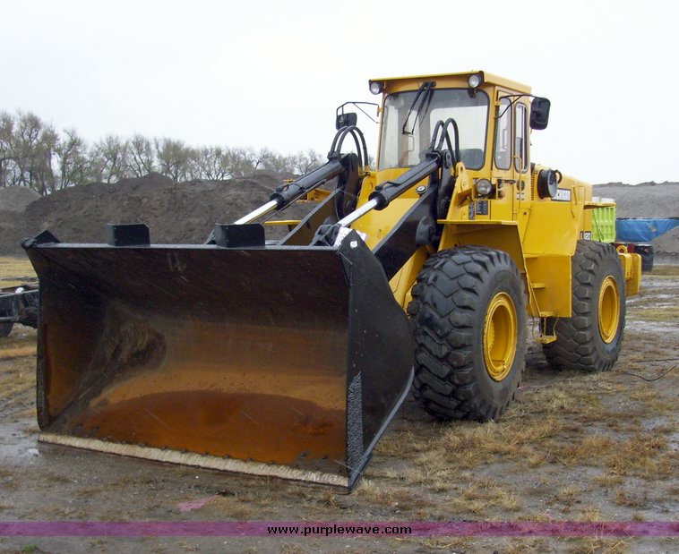 image for item 5002 1991 Michigan L-120 wheel loader