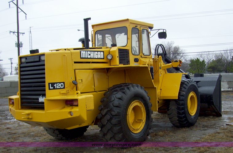 image for item 5002 1991 Michigan L-120 wheel loader