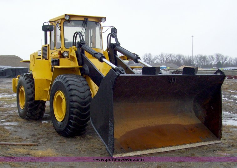 image for item 5002 1991 Michigan L-120 wheel loader