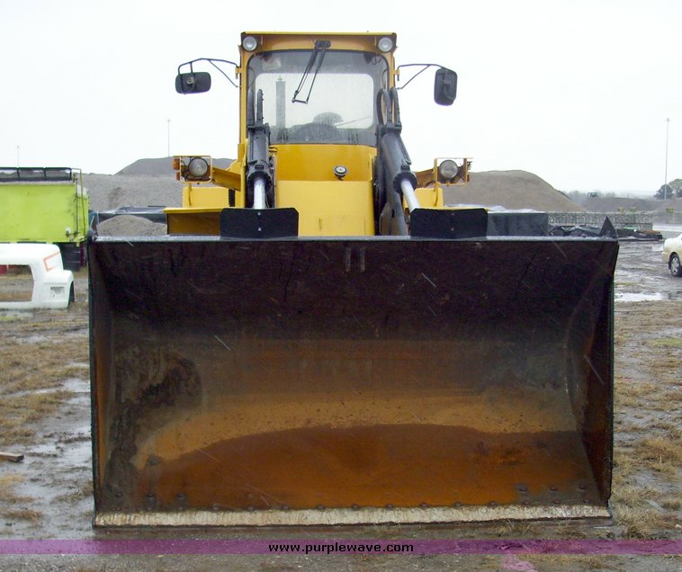 image for item 5002 1991 Michigan L-120 wheel loader