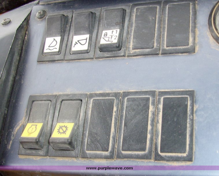 image for item 5002 1991 Michigan L-120 wheel loader