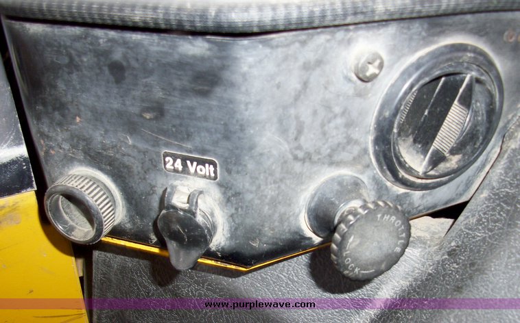 image for item 5002 1991 Michigan L-120 wheel loader