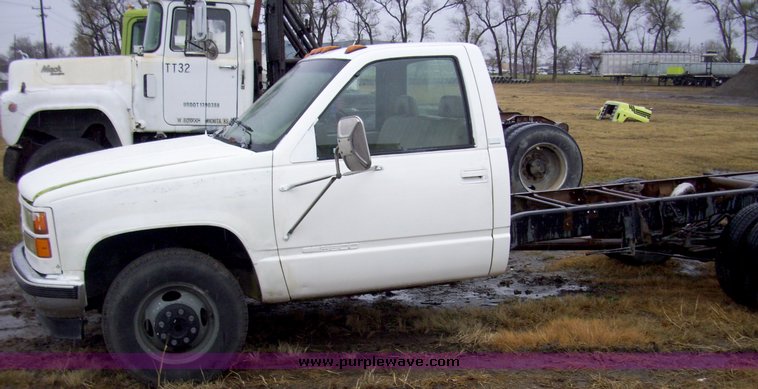 image for item 5003 1994 GMC Sierra C3500 pickup truck